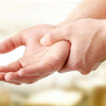 Что такое тремор рук — причины, симптомы и способы лечения