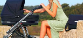Женщина с коляской