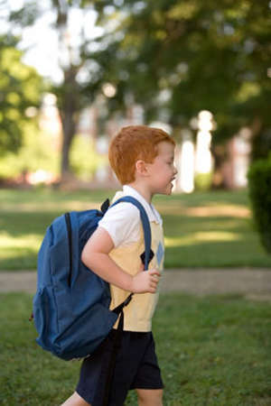 Ребенок идет в школу