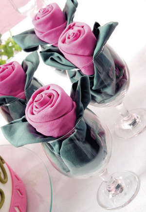 Розы на столе