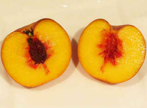 Разрезанный персик