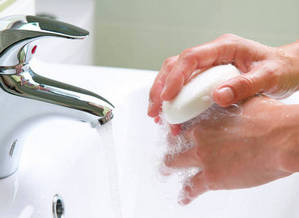 Руки с мылом
