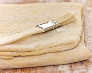 Слоеное тесто с кисточкой