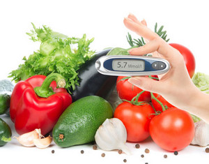 Свежие овощи и глюкометр
