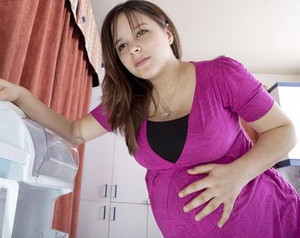 У беременной девушки судорога