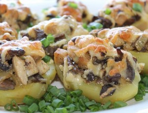 Жареный картофель с грибами в сливочном соусе