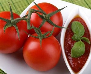 Помидоры и томатный соус