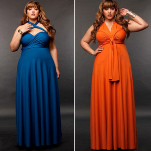 Полная девушка в синем и оранжевом платье
