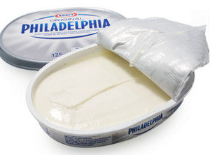 Сыр Филадельфия в открытой упаковке