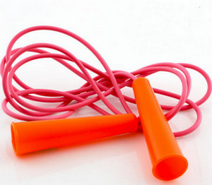 Розовые прыгалки с оранжевыми ручками