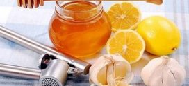Мед, лимон, чеснок на столе