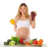 Как правильно питаться во время беременности?