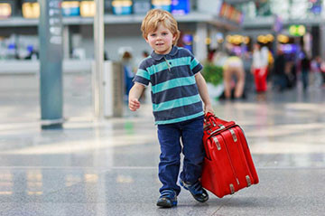 Ребенок в аэропорте