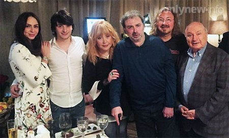 Алла Пугачева отпраздновала приход весны в грузинском ресторане