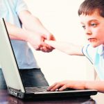 Сколько можно сидеть за компьютером взрослому и ребенку? Как снизить вред, когда сидишь за компьютером?