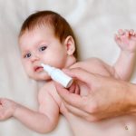 Насморк у новорождённого — что делать, какие лекарства использовать? Насморк у новорожденного: причины