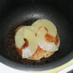 Куриная грудка с ананасами и сыром в мультиварке