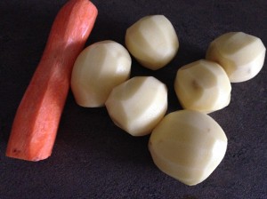 Чищеный картофель для драников