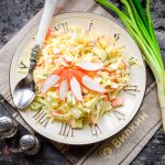 Салат с капустой, кукурузой и крабовыми палочками — лучшие рецепты. Готовим правильно салаты из капусты, кукурузы и крабовых палочек.