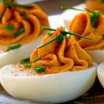 Яйца, фаршированные печенью трески – оригинальная закуска. Рецепты приготовления яиц, фаршированных печенью трески