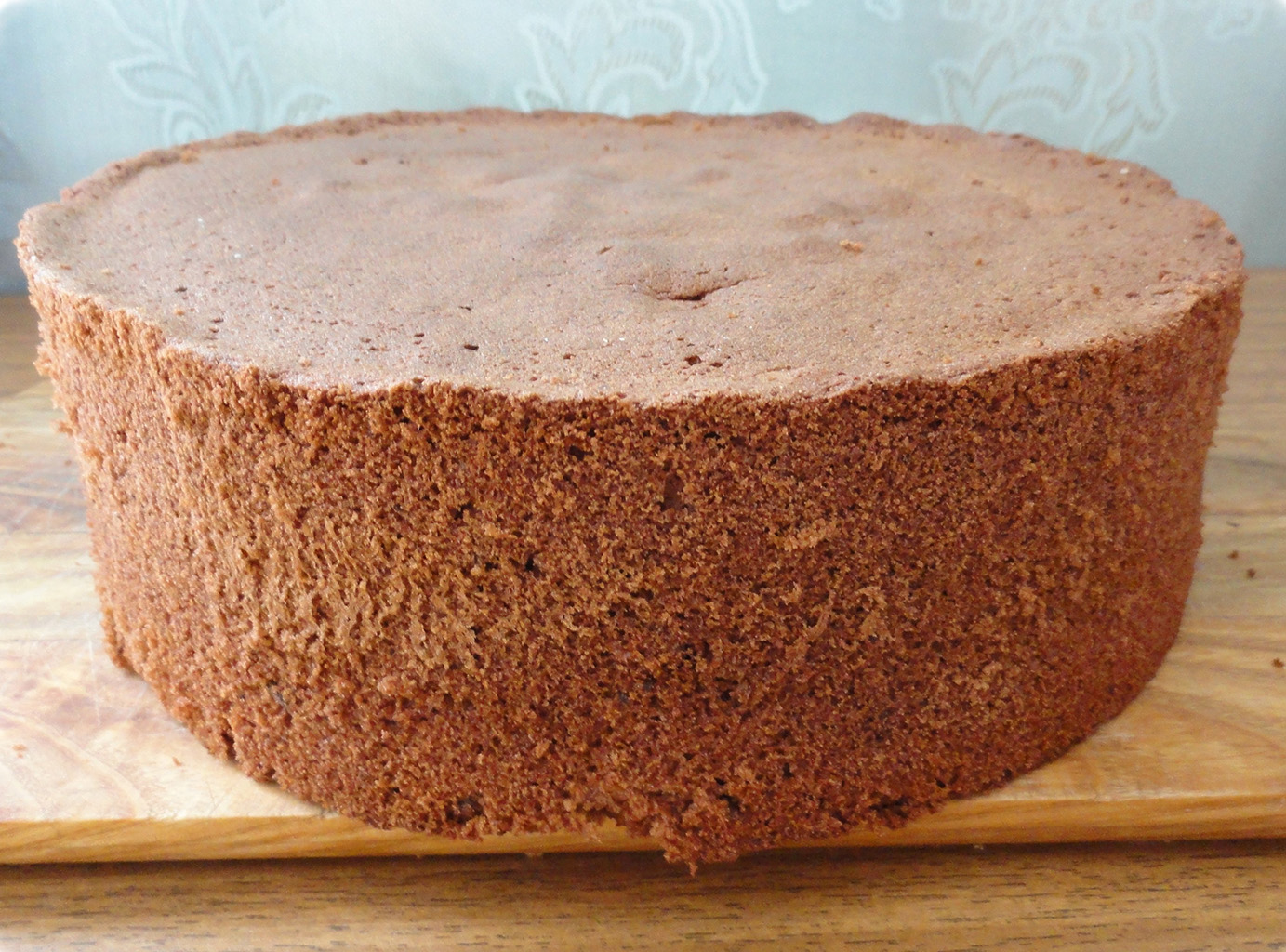 Шоколадный торт в мультиварке из классического бисквита