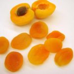 Курага - засушенные половинки абрикосов без косточки
