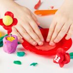 Как сделать лизуна дома на радость детям! Рецепты, нужные материалы и рекомендации, как сделать лизуна в домашних условиях