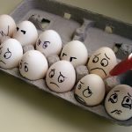 Сколько можно хранить яйца ( вырёные и сырые) в холодильнике. Условия хранения яиц: правила безопасности