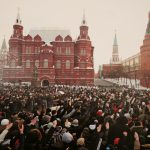 Женское мнение: В России по-прежнему читают много, но не классику