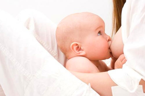 При грудном кормлении семена тыквы можно употреблять только после месяца ребенку