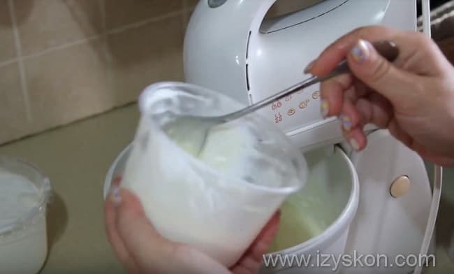 Рецепт приготовления крема из маскарпоне и масла для торта в домашних условиях
