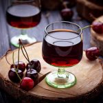 Наливка из черешни с сахаром, водкой, вином и пряностями. Как приготовить вкусную и полезную наливку из черешни?