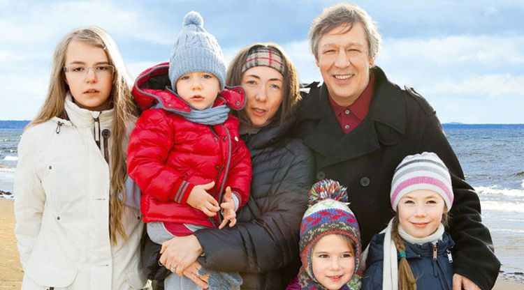 Семья и дети Михаила Ефремова фото