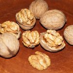 Зеленый грецкий орех, полезные свойства и способы применения. Зеленый грецкий орех: противопоказания