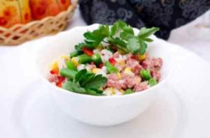 Салат с колбасой – 17 рецептов приготовления вкусных салатов