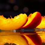 Персиковое масло — его свойства и способы применения. Как правильно использовать полезные свойства масла персика для лица и волос.