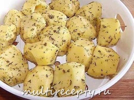 Картошка в мультиварке со специями
