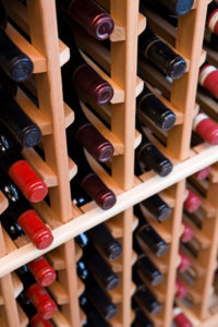 Производства вина включает в себя несколько этапов