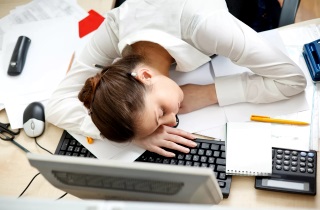 Как бороться со сном на работе