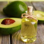 Масло авокадо — его полезные свойства и способы применения. Как правильно применять масло авокадо в косметологии для красоты волос и лица.