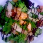 Простой и вкусный салат из морепродуктов в масле
