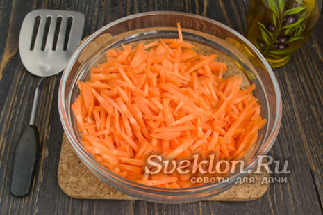 морковь тонко нашинковать
