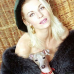 Наталья Ветлицкая с собачкой