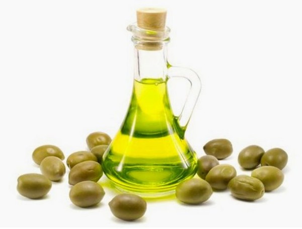 Оливковое масло – идеальное средство для удаления косметики