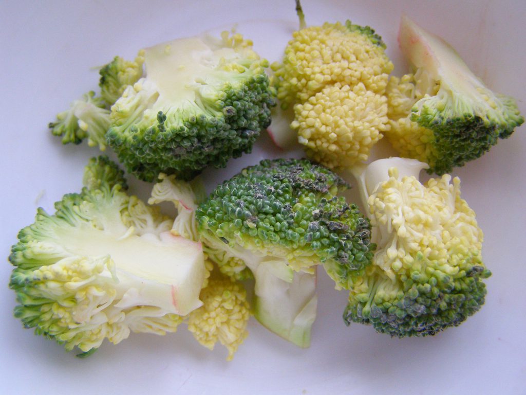 Разделим капусту брокколи