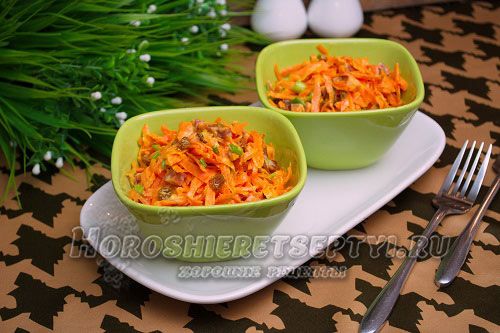 Салат из моркови и колбасы