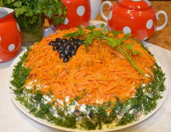 Салат с курицей и корейской морковью на Новый год 2019