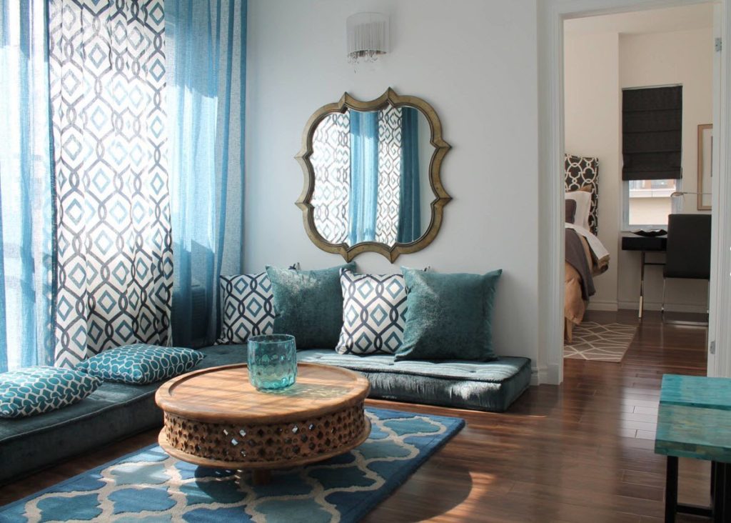 Синий цвет в интерьере спальни марокканского стиля