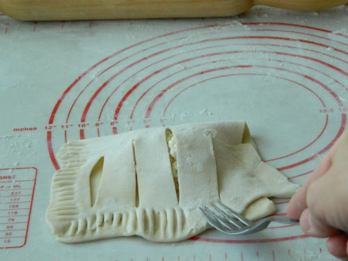 Как приготовить слойки с творогом из готового слоеного теста пошаговый рецепт с фото