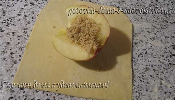 яблоки в слоеном тесте запеченные в духовке рецепт 